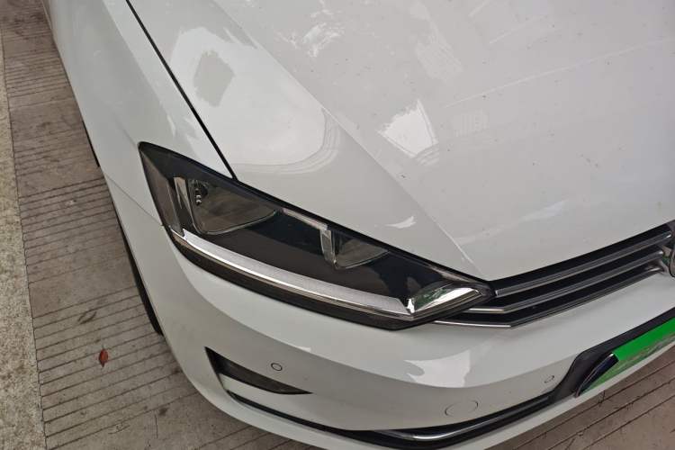 Used Volkswagen Golf Sportsvan 2016 230TSI Automatic Trend Edition Right Front Headlight