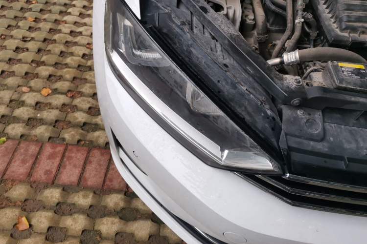 Used Volkswagen Golf Sportsvan 2016 230TSI Automatic Luxury Version Right Front Headlight