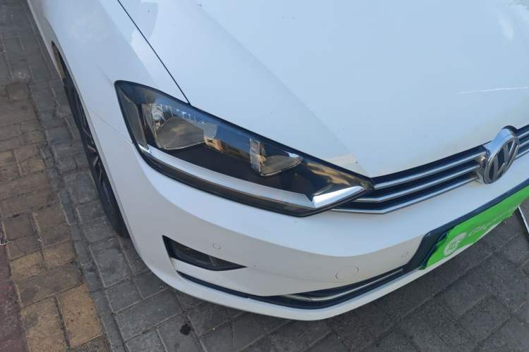 Used Volkswagen Golf Sportsvan 2016 230TSI Automatic Trend Edition Right Front Headlight