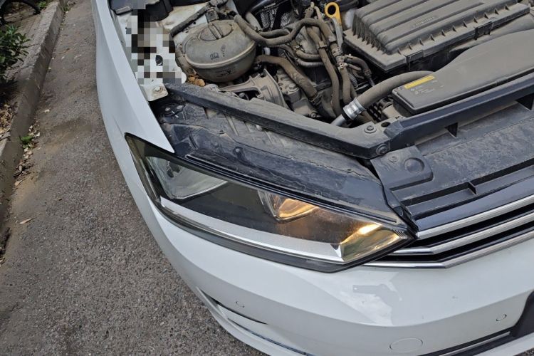 Used Volkswagen Golf Sportsvan 2016 230TSI Automatic Trend Edition Right Front Headlight
