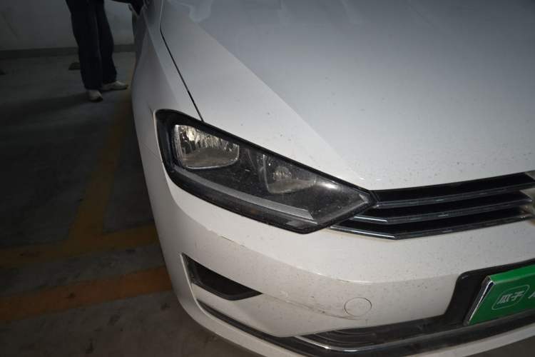 Used Volkswagen Golf Sportsvan 2016 1.6L Automatic Comfort Model Right Front Headlight