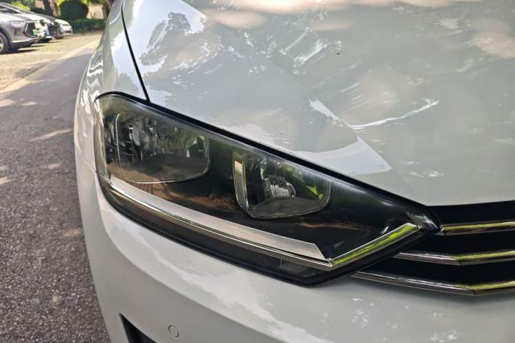Used Volkswagen Golf Sportsvan 2016 230TSI Automatic Trend Edition Right Front Headlight