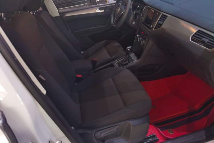 Used Volkswagen Golf Sportsvan 2016 1.6L Automatic Comfort Model Right Front Seat