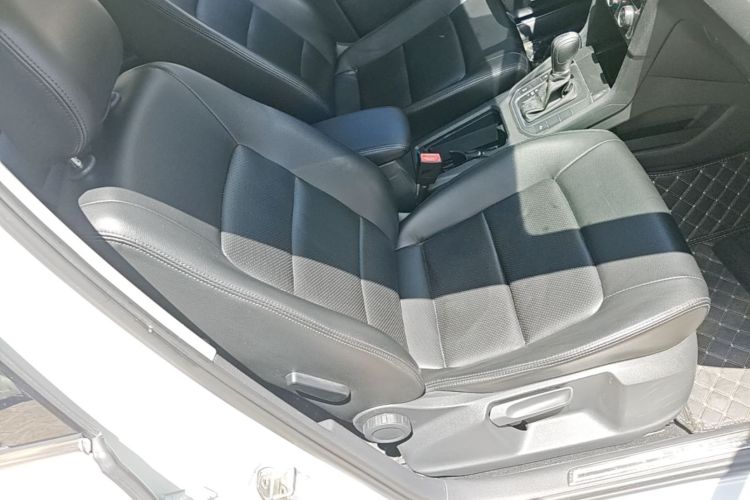 Used Volkswagen Golf Sportsvan 2016 230TSI Automatic Trend Edition Right Front Seat