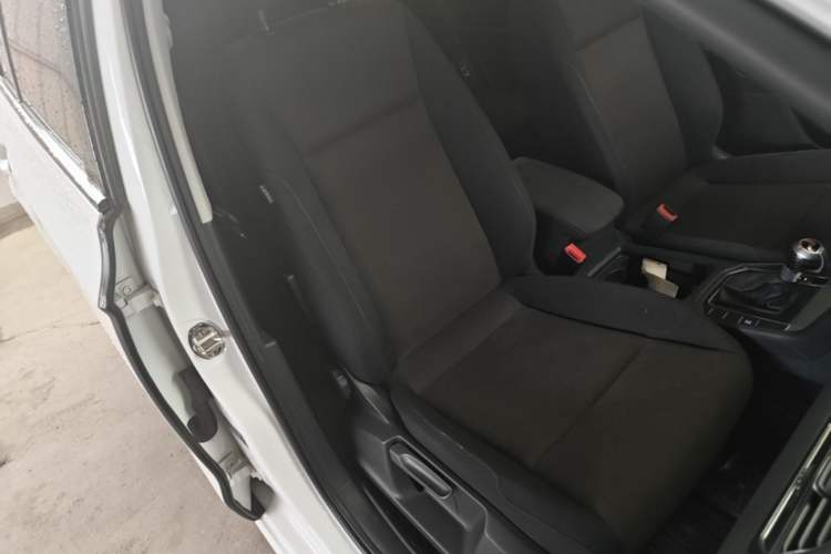 Used Volkswagen Golf Sportsvan 2016 1.6L Automatic Comfort Model Right Front Seat