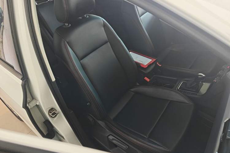 Used Volkswagen Golf Sportsvan 2016 1.6L Automatic Comfort Model Right Front Seat