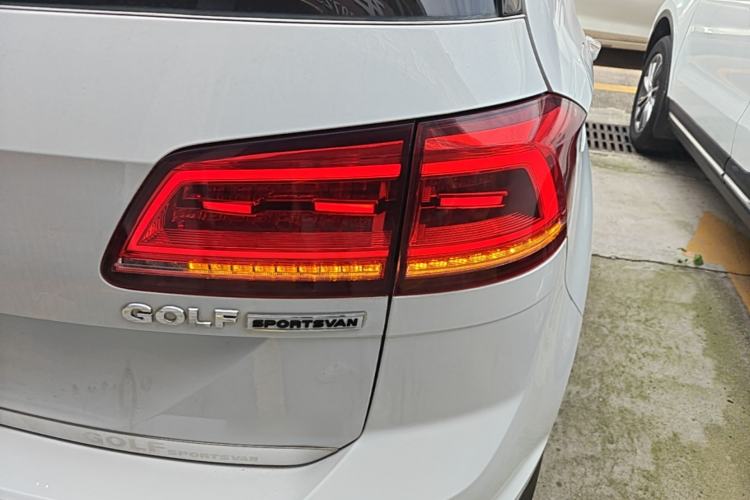 Used Volkswagen Golf Sportsvan 2016 230TSI Automatic Luxury Version Right Rear Taillight
