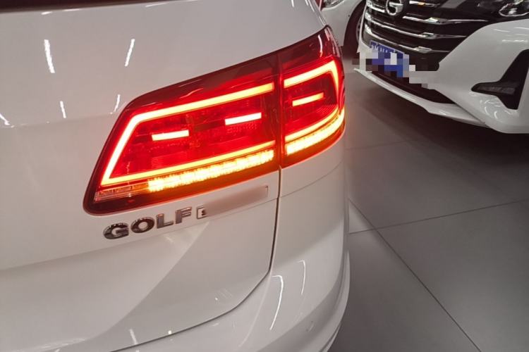 Used Volkswagen Golf Sportsvan 2016 1.6L Automatic Comfort Model Right Rear Taillight