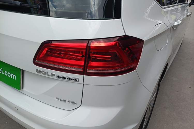 Used Volkswagen Golf Sportsvan 2016 230TSI Automatic Trend Edition Right Rear Taillight