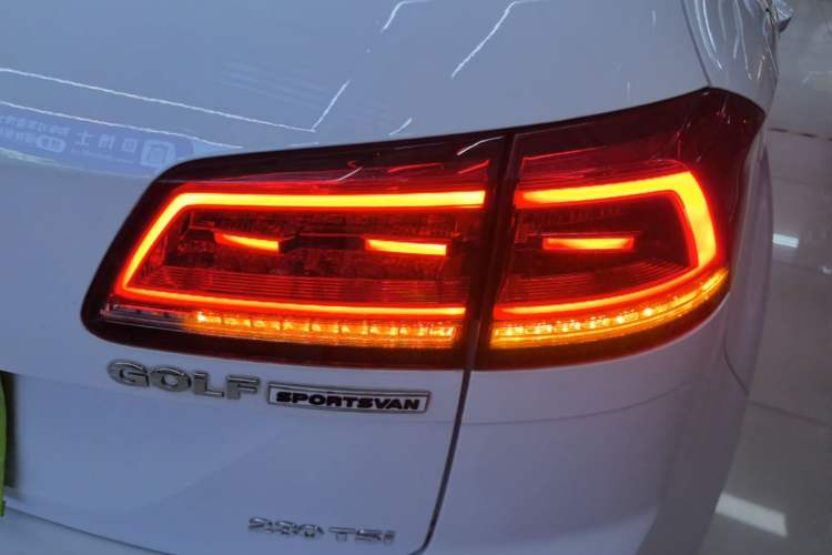 Used Volkswagen Golf Sportsvan 2016 230TSI Automatic Trend Edition Right Rear Taillight