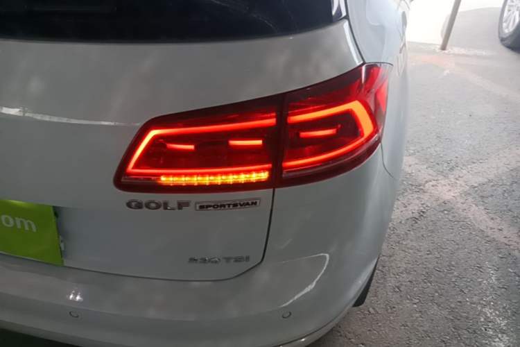 Used Volkswagen Golf Sportsvan 2016 230TSI Automatic Trend Edition Right Rear Taillight