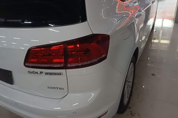 Used Volkswagen Golf Sportsvan 2016 230TSI Automatic Trend Edition Right Rear Taillight