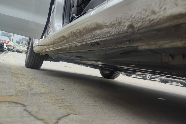 Used Volkswagen Golf Sportsvan 2016 230TSI Automatic Trend Edition Right Side Sill