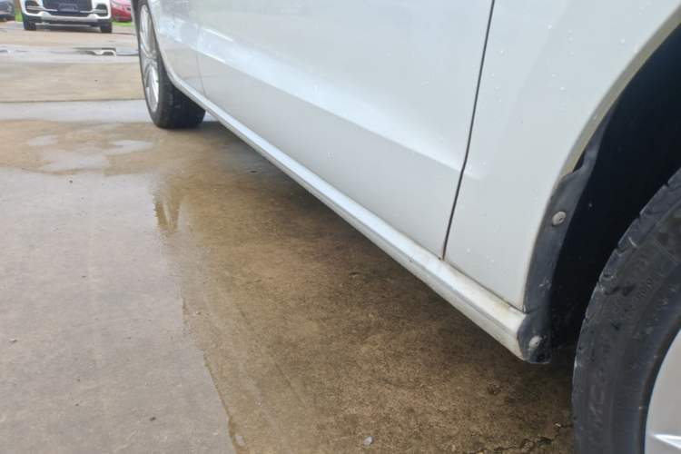Used Volkswagen Golf Sportsvan 2016 280TSI Automatic Luxury Model Right Side Sill