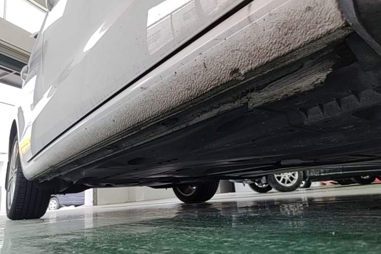 Used Volkswagen Golf Sportsvan 2016 280TSI Automatic Luxury Model Right Side Sill