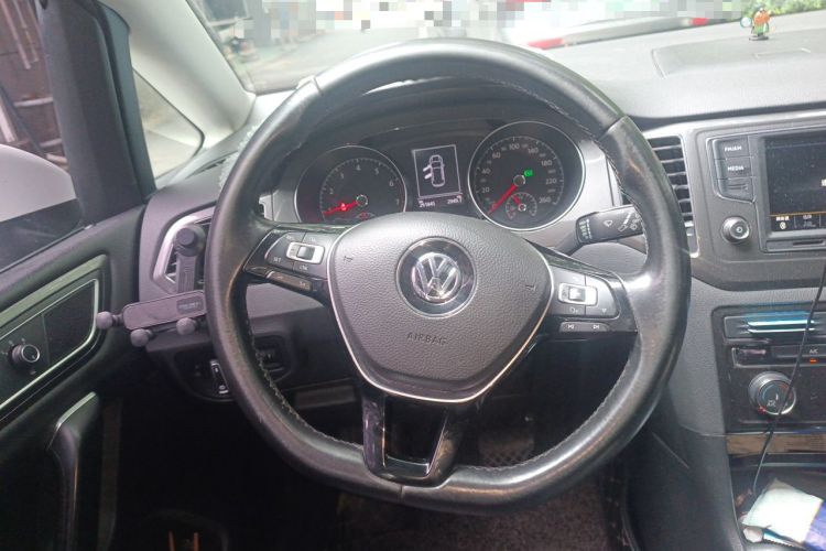 Used Volkswagen Golf Sportsvan 2016 230TSI Automatic Trend Edition Steering Wheel