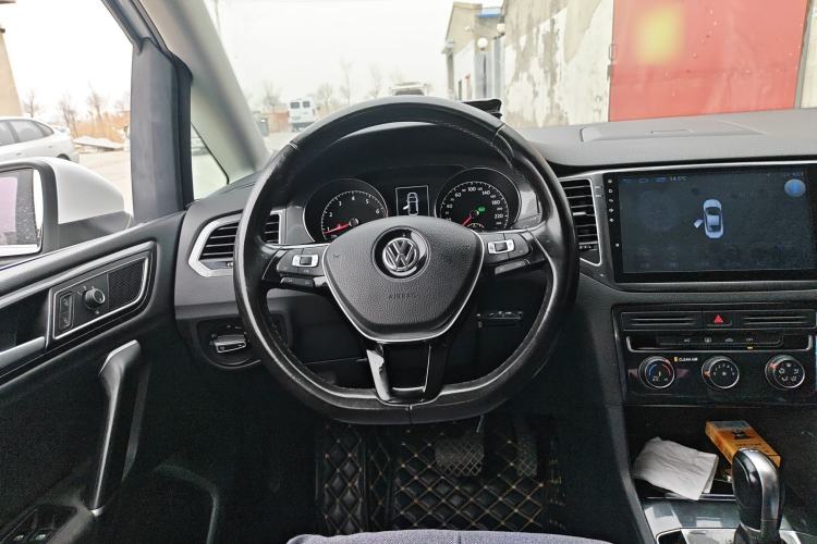 Used Volkswagen Golf Sportsvan 2016 230TSI Automatic Trend Edition Steering Wheel