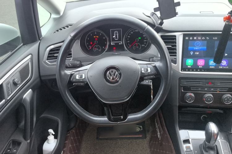 Used Volkswagen Golf Sportsvan 2016 230TSI Automatic Trend Edition Steering Wheel