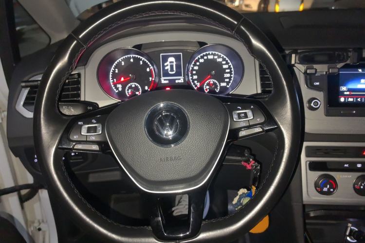 Used Volkswagen Golf Sportsvan 2016 230TSI Automatic Trend Edition Steering Wheel