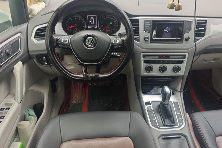 Used Volkswagen Golf Sportsvan 2016 230TSI Automatic Trend Edition Steering Wheel