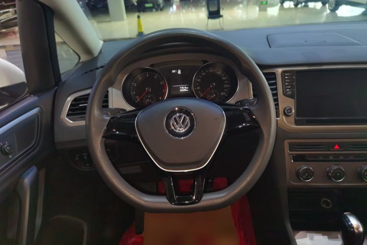 Used Volkswagen Golf Sportsvan 2016 1.6L Automatic Comfort Model Steering Wheel