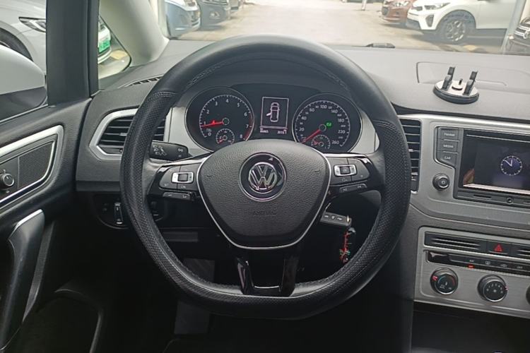Used Volkswagen Golf Sportsvan 2016 230TSI Automatic Trend Edition Steering Wheel