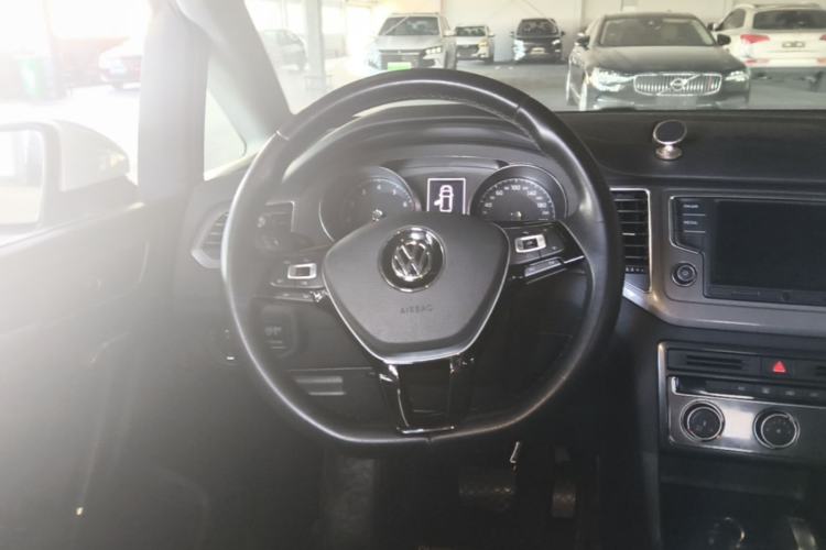 Used Volkswagen Golf Sportsvan 2016 230TSI Automatic Trend Edition Steering Wheel