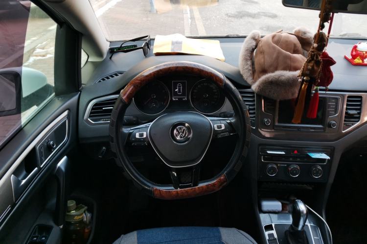 Used Volkswagen Golf Sportsvan 2016 230TSI Automatic Trend Edition Steering Wheel