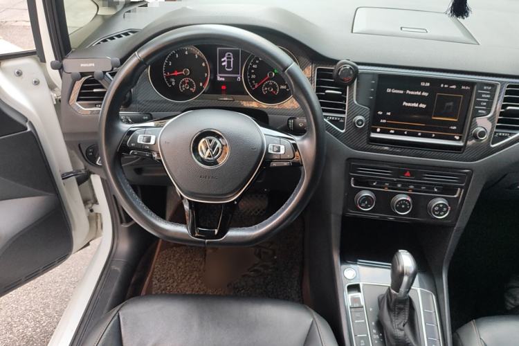 Used Volkswagen Golf Sportsvan 2016 230TSI Automatic Luxury Version Steering Wheel