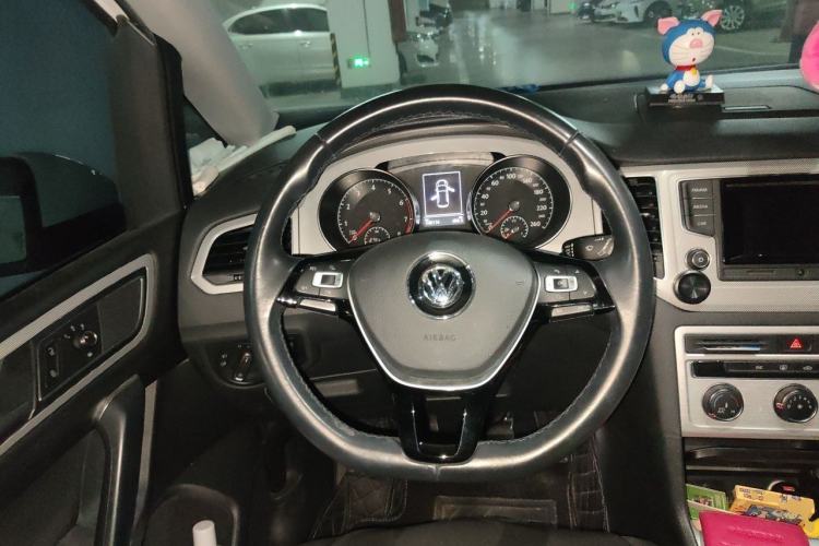 Used Volkswagen Golf Sportsvan 2016 230TSI Manual Entry-Level Trim Steering Wheel