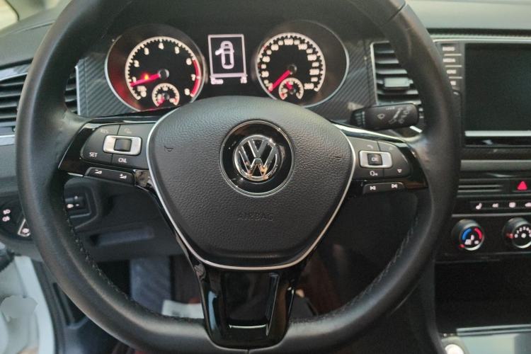 Used Volkswagen Golf Sportsvan 2016 230TSI Automatic Luxury Version Steering Wheel