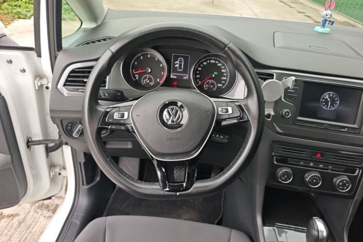 Used Volkswagen Golf Sportsvan 2016 230TSI Automatic Trend Edition Steering Wheel