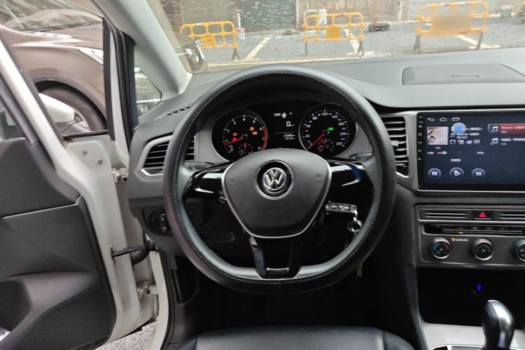 Used Volkswagen Golf Sportsvan 2016 1.6L Automatic Comfort Model Steering Wheel
