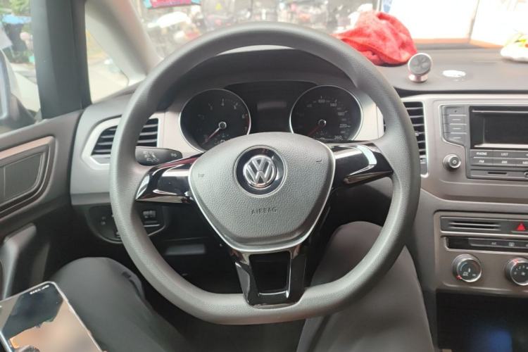 Used Volkswagen Golf Sportsvan 2016 1.6L Automatic Comfort Model Steering Wheel