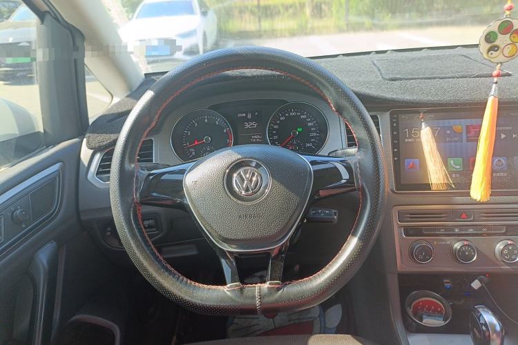 Used Volkswagen Golf Sportsvan 2016 1.6L Automatic Comfort Model Steering Wheel