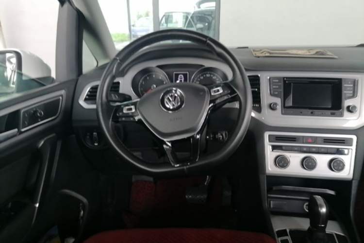 Used Volkswagen Golf Sportsvan 2016 230TSI Automatic Trend Edition Steering Wheel
