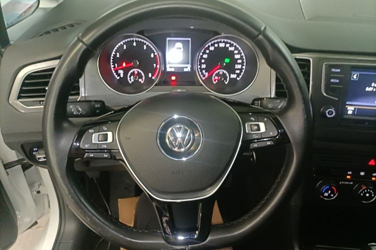Used Volkswagen Golf Sportsvan 2016 230TSI Automatic Trend Edition Steering Wheel