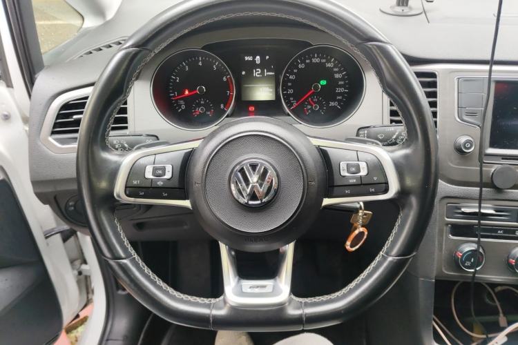 Used Volkswagen Golf Sportsvan 2016 1.6L Automatic Comfort Model Steering Wheel