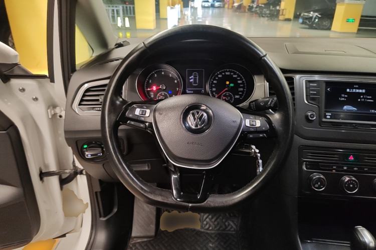 Used Volkswagen Golf Sportsvan 2016 230TSI Automatic Trend Edition Steering Wheel