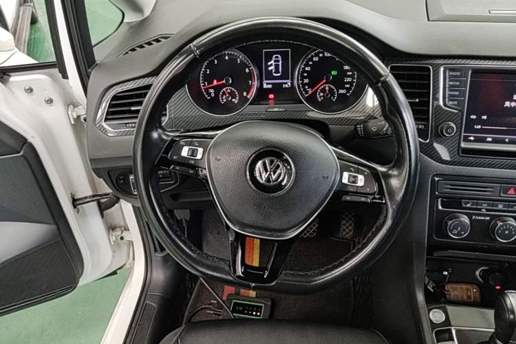 Used Volkswagen Golf Sportsvan 2016 280TSI Automatic Luxury Model Steering Wheel