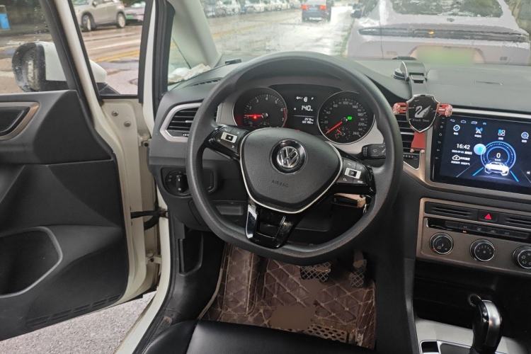 Used Volkswagen Golf Sportsvan 2016 1.6L Automatic Comfort Model Steering Wheel