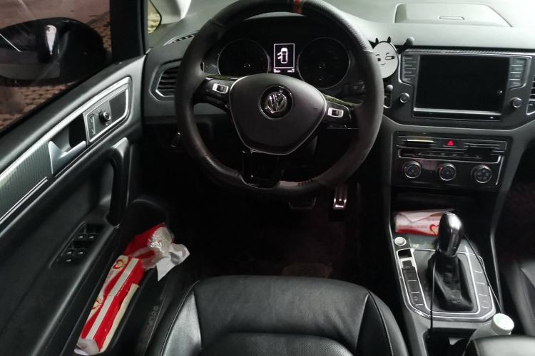 Used Volkswagen Golf Sportsvan 2016 230TSI Automatic Luxury Version Steering Wheel