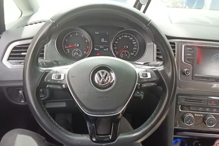 Used Volkswagen Golf Sportsvan 2016 230TSI Automatic Trend Edition Steering Wheel