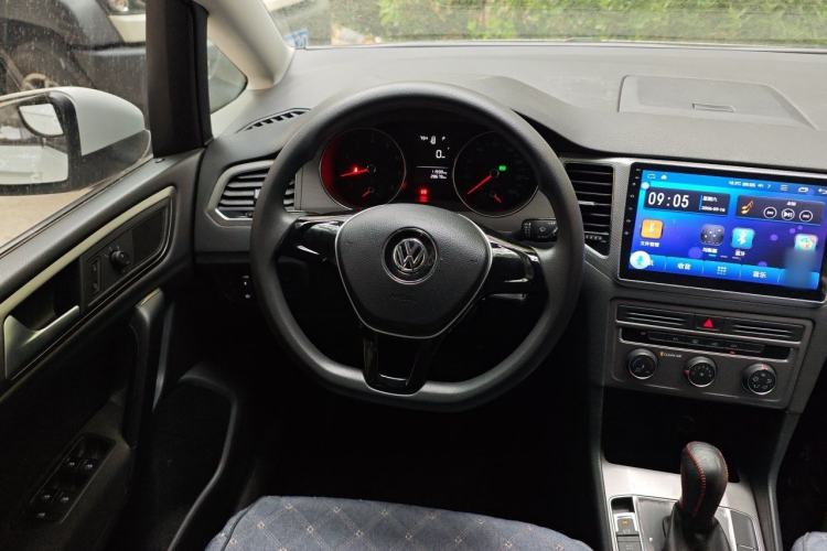 Used Volkswagen Golf Sportsvan 2016 1.6L Automatic Comfort Model Steering Wheel