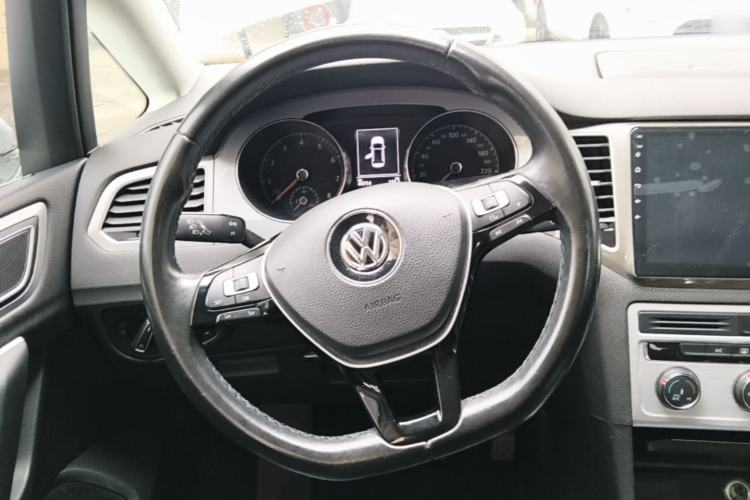Used Volkswagen Golf Sportsvan 2016 230TSI Automatic Trend Edition Steering Wheel