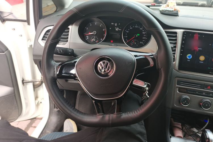 Used Volkswagen Golf Sportsvan 2016 1.6L Automatic Comfort Model Steering Wheel