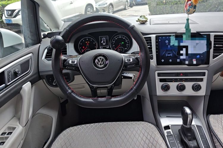 Used Volkswagen Golf Sportsvan 2016 230TSI Automatic Trend Edition Steering Wheel