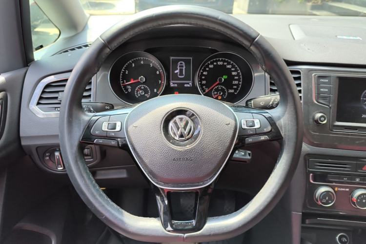 Used Volkswagen Golf Sportsvan 2016 230TSI Automatic Trend Edition Steering Wheel