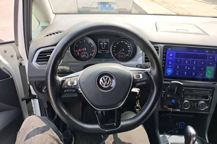 Used Volkswagen Golf Sportsvan 2016 230TSI Automatic Trend Edition Steering Wheel
