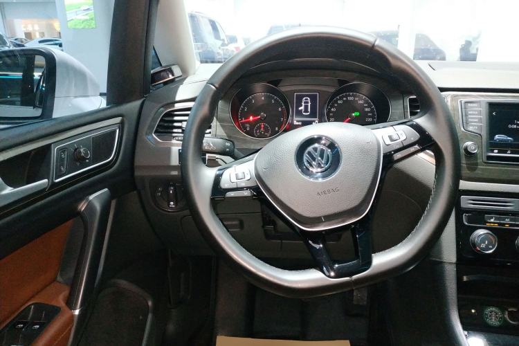 Used Volkswagen Golf Sportsvan 2016 280TSI Automatic Luxury Model Steering Wheel